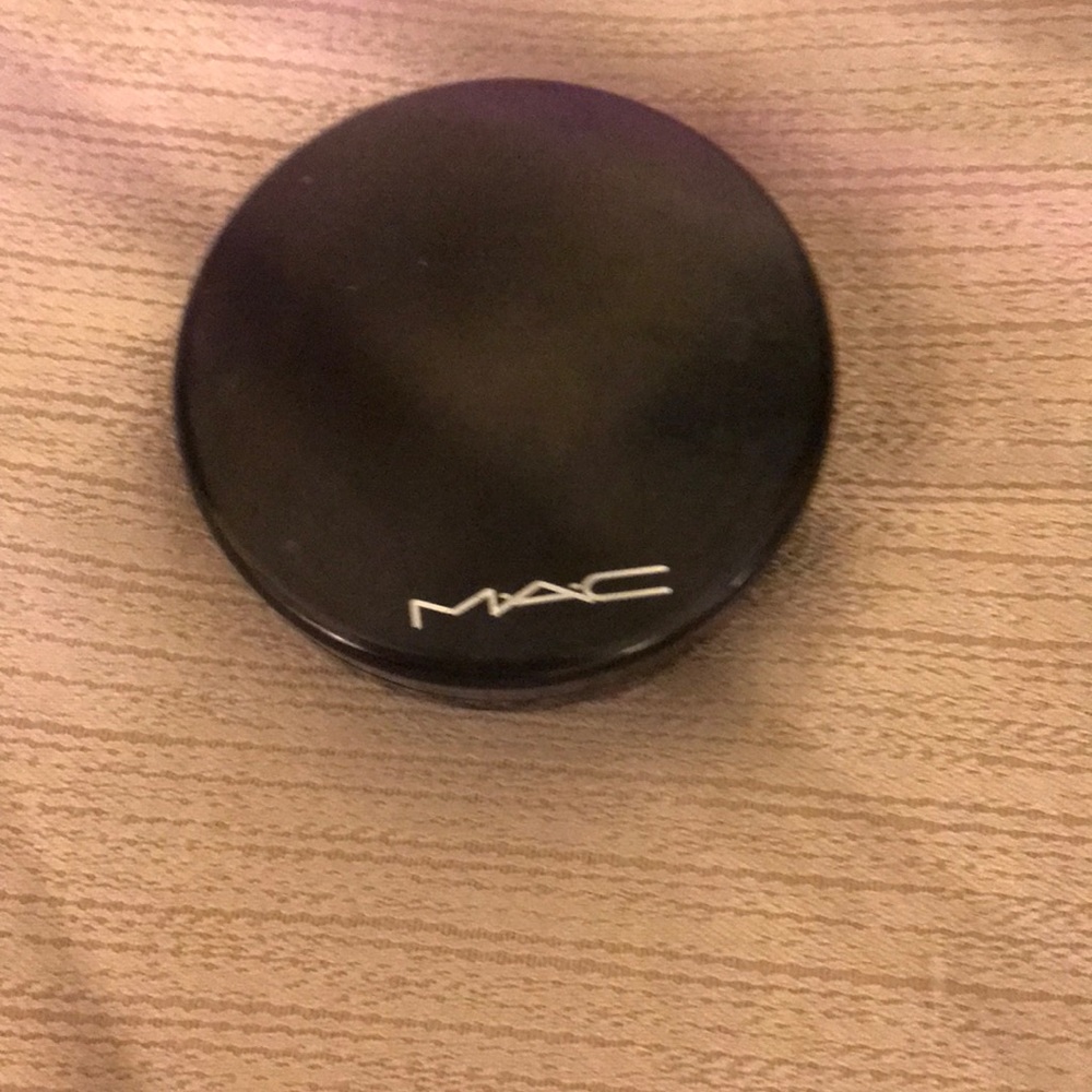 Mac eyeshadow